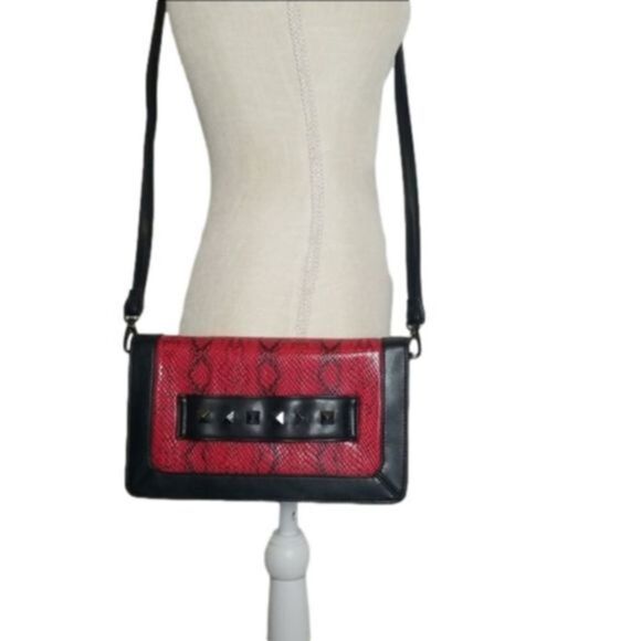 JL Womens Red & Black Snakeskin Embosse‎ Medium Crossbody Bag - New - Picture 1 of 12